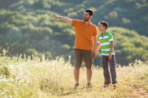 como-elegir-mejor-campamento-verano-padre-con-hijo