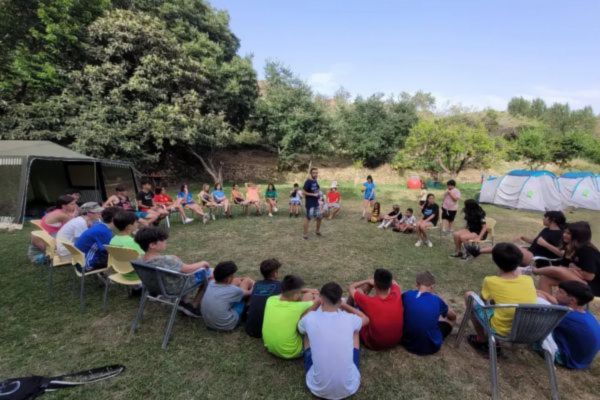 importancia-tiempo-sin-pantallas-ninos-en-corro